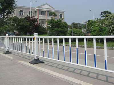 中央隔離護(hù)欄